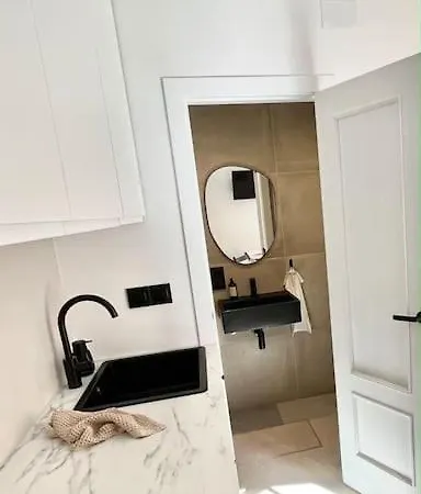 New Center Apartment